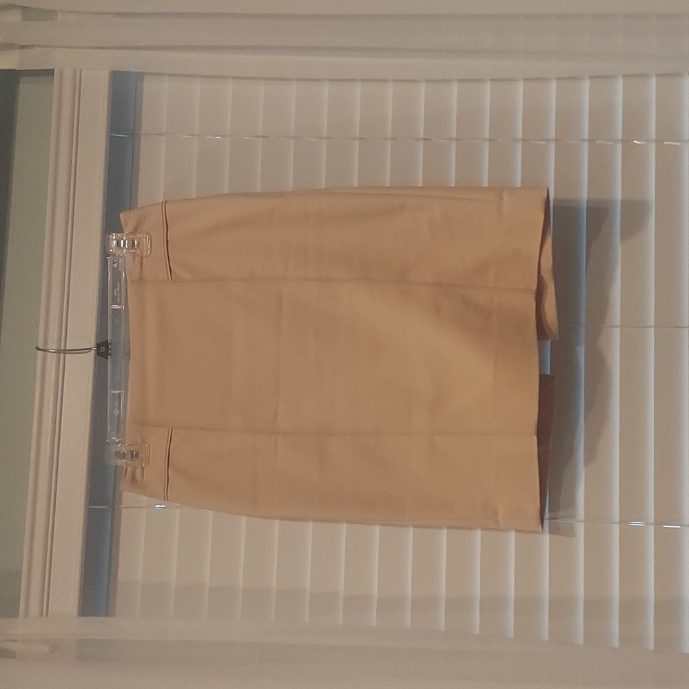 White House Black Market cream pencil skirt size 2